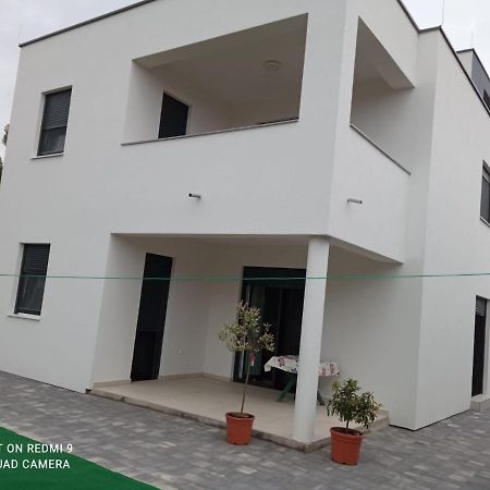 Apartman Franc S Vir Exteriör bild