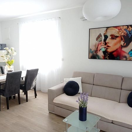 Apartman Franc S Vir Exteriör bild