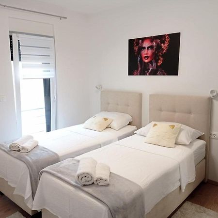 Apartman Franc S Vir Exteriör bild