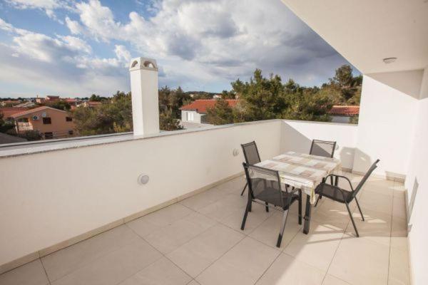 Apartman Franc S Vir Exteriör bild
