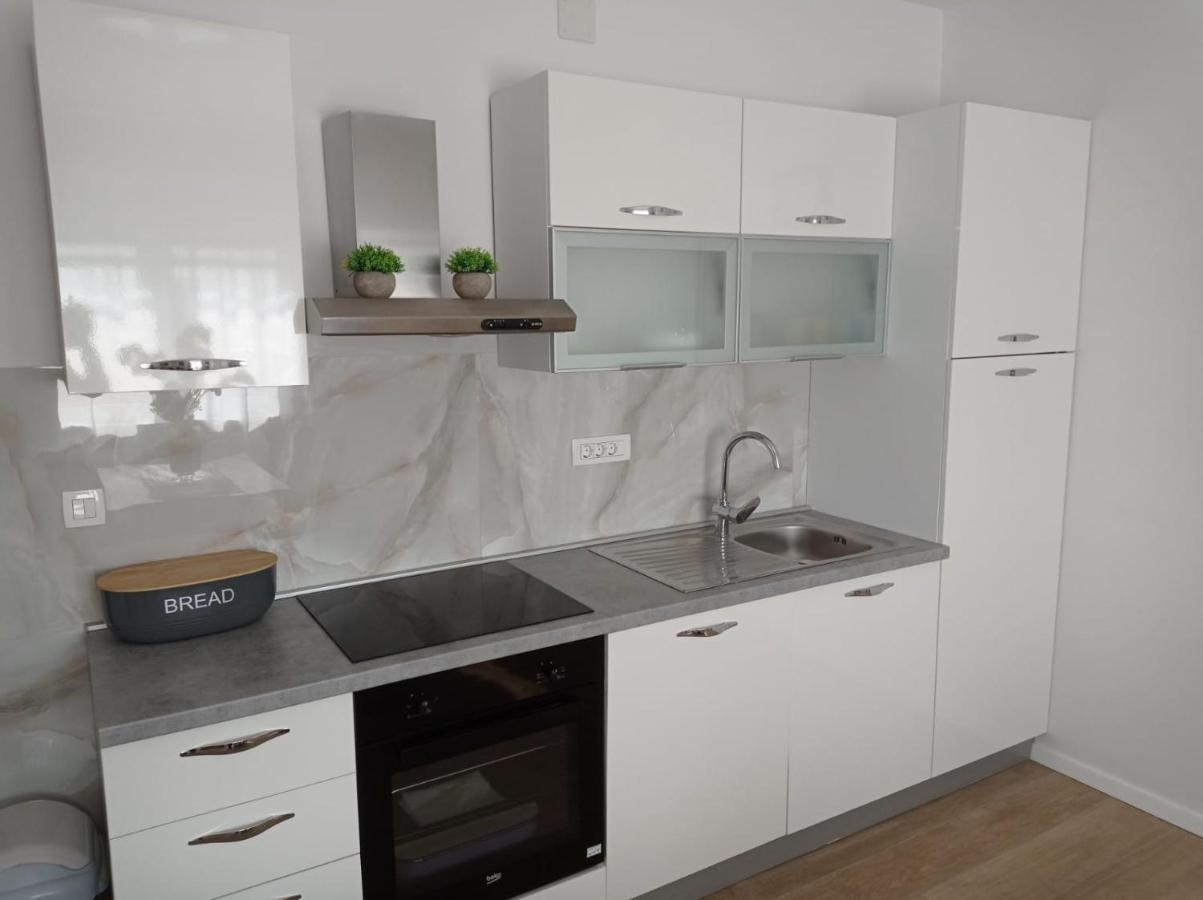 Apartman Franc S Vir Exteriör bild
