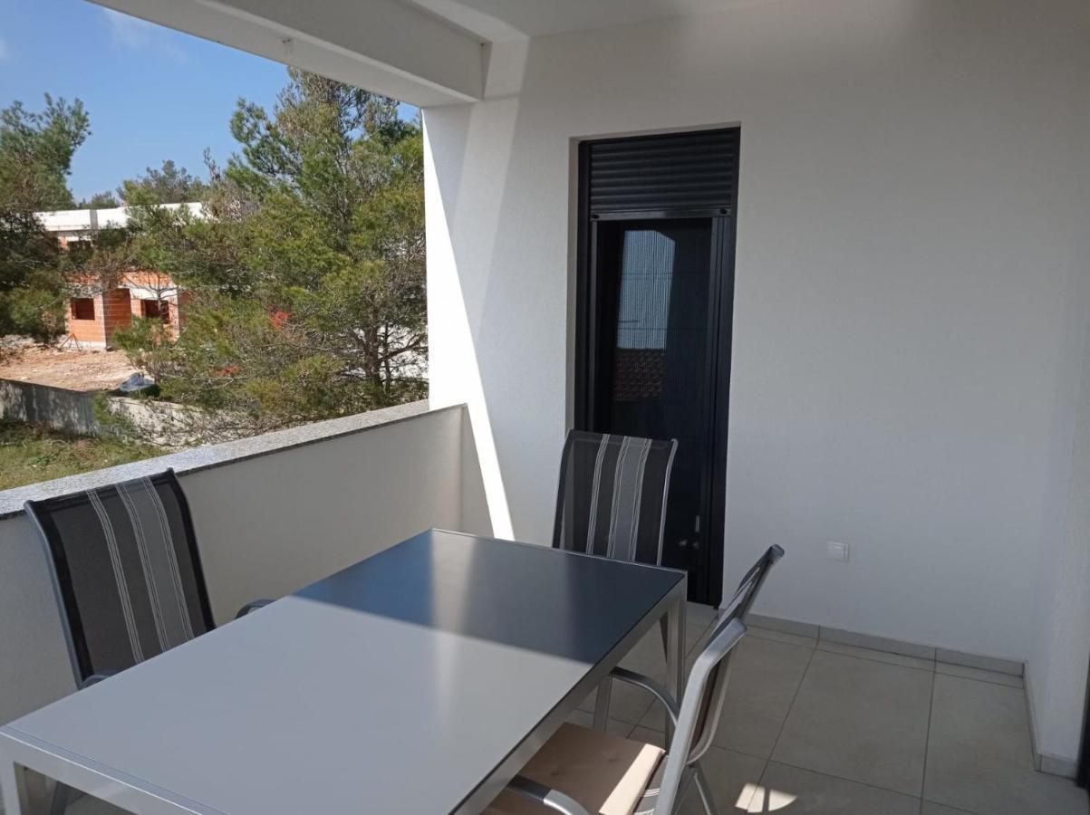 Apartman Franc S Vir Exteriör bild